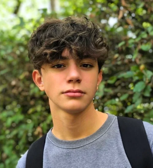 coiffure-ado-garcon-swag-cheveux-devant